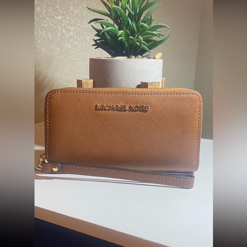 Michael kors wallet